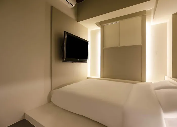 Ado Hotel