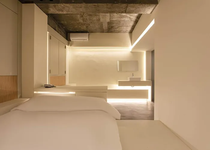 Hotel Ado *