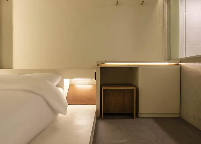 Ado Hotel
