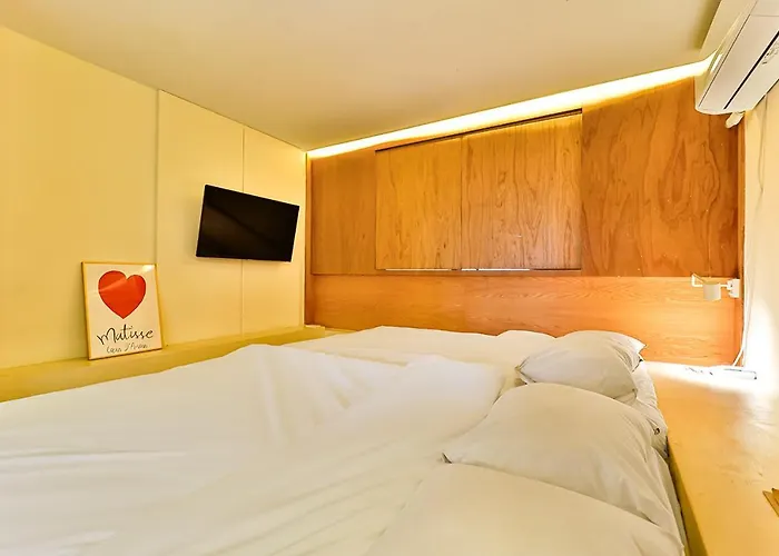 Hotel Ado *